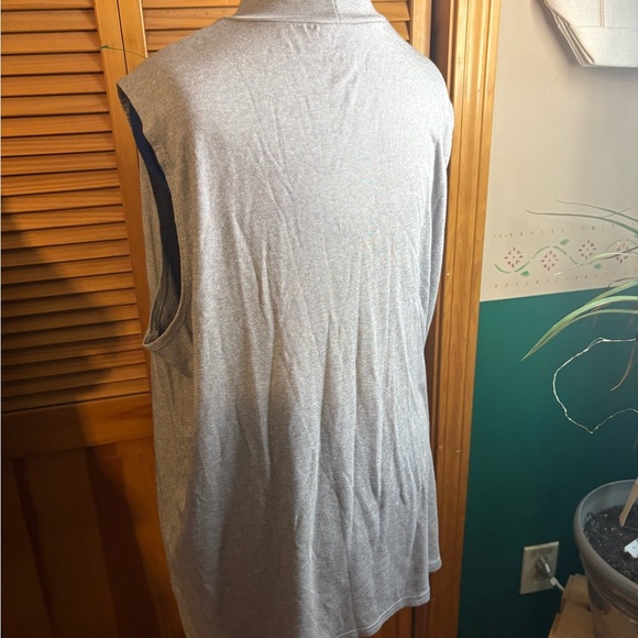 Croft & Barrow Gray Sleeveless Tunic - Picture 2 of 3